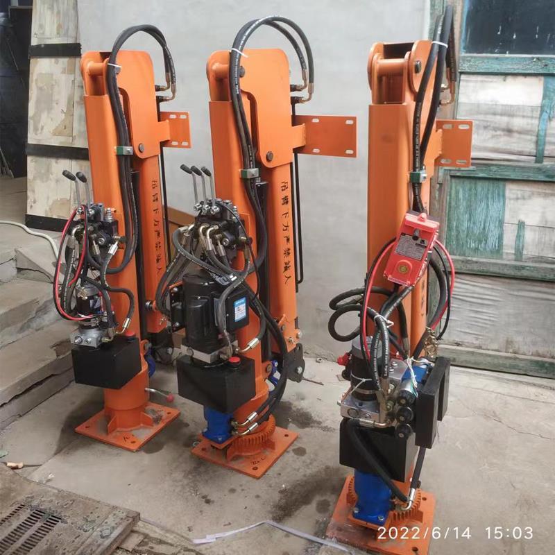 廊坊市重汽蓝牌随车吊 3.2吨 国六动力强 液压驱动 农用自卸起重机